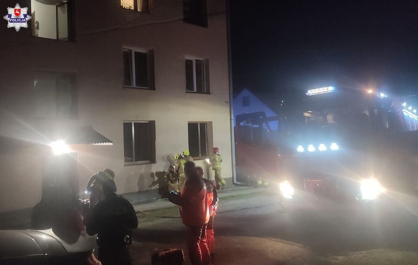 Tragiczny pożar w Tarnawatce. Nie żyje 72-latka. Jej zwłoki znaleźli strażacy w jednym ze spalonych pomieszczeń