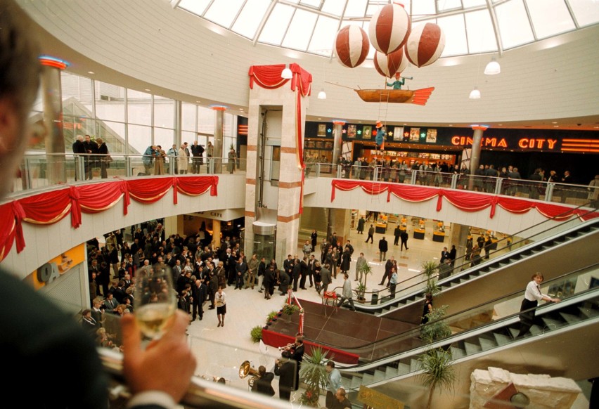 17 lat temu otwarto Centrum Handlowe Plaza w Rudzie Śląskiej. Pamiętacie? ZDJĘCIA