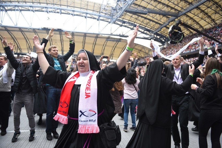 Rocznica chrztu Polski: Uroczystości na na stadionie...