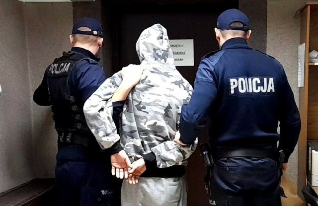 Pow. cieszyński: Dwóch 19-latków zatrzymanych przez policje. Wpierw grozili nożem nastolatkom, a później ukradli samochód