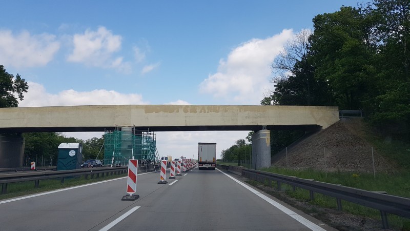 Zwężenie na dwóch jezdniach A4