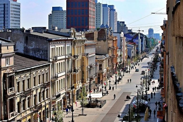 Minęły prawie trzy lata od wprowadzenia przez polski rząd całkowitego lockdownu. W tym czasie jedynie sklepy spożywcze i kościoły nigdy nie zostały zamknięte. Miesiące zamrożenia, wielość restrykcji i brak wsparcia finansowego od państwa sprawiły, że miejsc, które nigdy nie przyjmą już klientów w Łodzi, wciąż przybywa. Zobacz, które miejsca zniknęły z mapy Łodzi