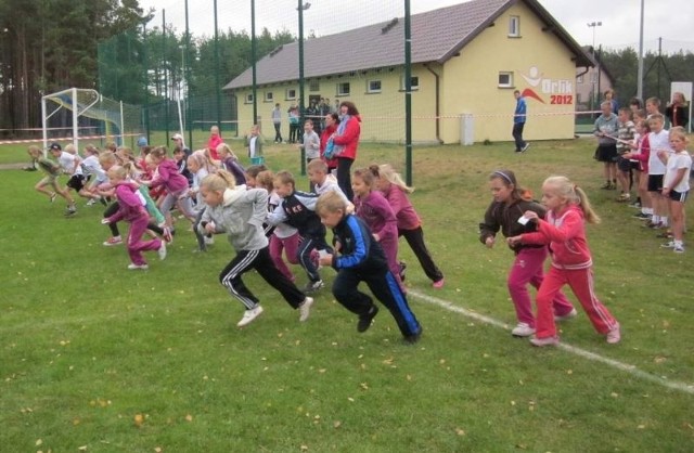 Młodzi sportowcy dali z siebie wszystko.