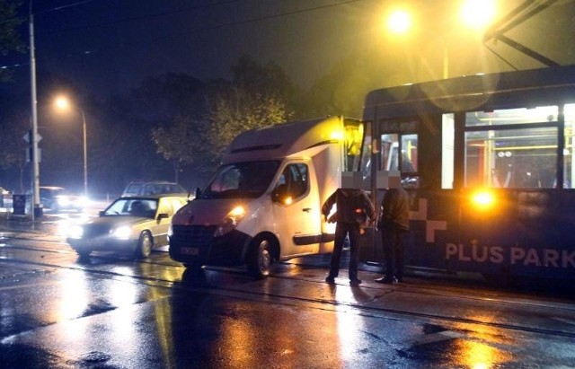 Wypadek tramwaju i renault na Wróblewskiego, Wrocław, 14.10.2015