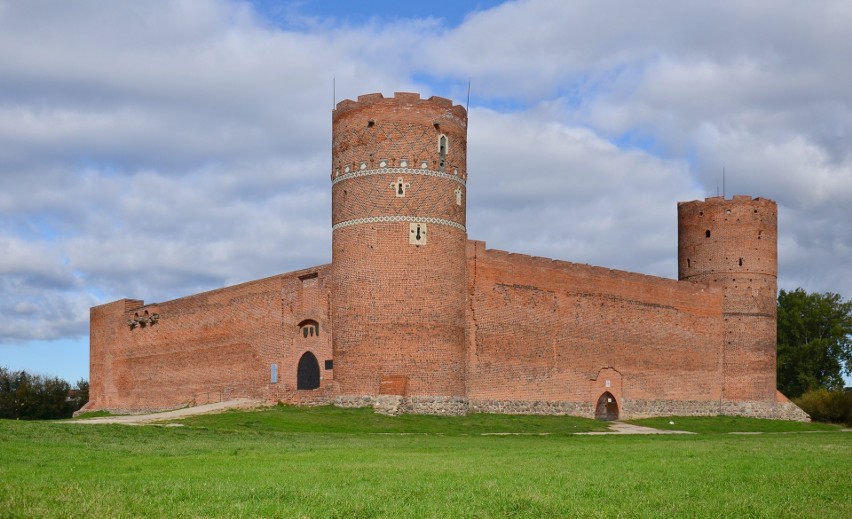 Oryginalny zamek powstał na przełomie XIV i XV w., jednak w...