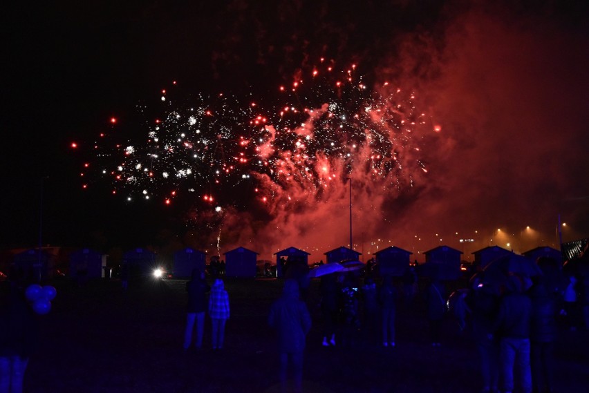 Koncert obfitował w mnóstwo znanych hitów polskich i...