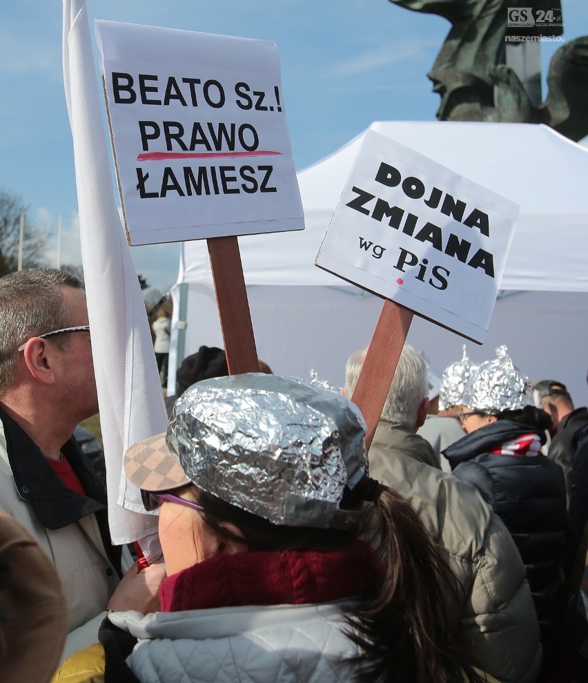 "Szczecin żąda szacunku dla prawa". Manifestacja KOD