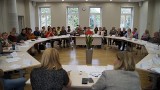 Projekt "Między nami seniorami". Seniorzy spotykają się by rozmawiać o potrzebach i problemach (PROGRAM, ZDJĘCIA)