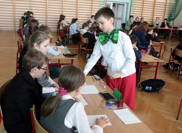 Dwadzieścia szkół podstawowych z Radomia i okolic wzięło udział w poniedziałkowym "Matematycznym Dniu Wiosny&#8221;, jaki został rozegrany w szkole numer 20.