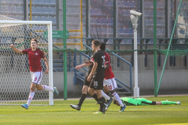 Przemysław Zdybowicz zdobył bramkę w IV-ligowych derbach Krakowa Wisła II - Cracovia II. W ekstraklasie wystąpił jesienią w ośmiu meczach