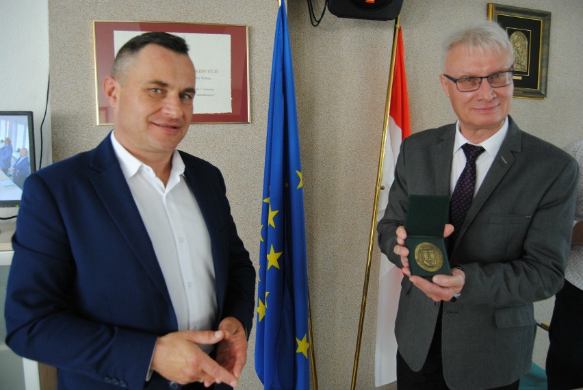 Medal dla Grzegorza Dudkiewicza, przewodniczącego...