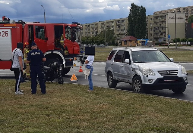 Jak się dowiadujemy, motocyklista został zabrany przez karetkę pogotowia do szpitala w Inowrocławiu