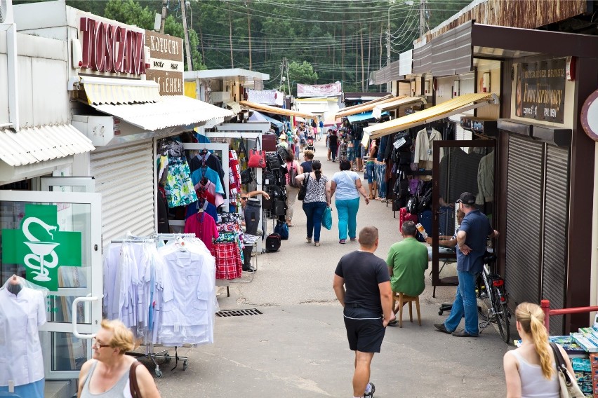 Bazar przy Kawaleryjskiej w ciągu tygodnia świeci pustkami