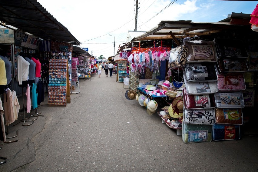 Bazar przy Kawaleryjskiej w ciągu tygodnia świeci pustkami