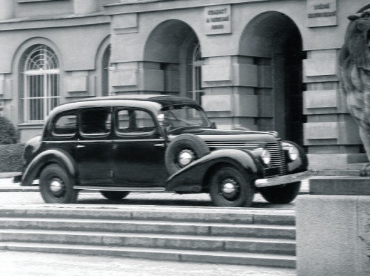 Skoda OHV typ 924 rocznik 1938. Kabina mieściła wygodnie...