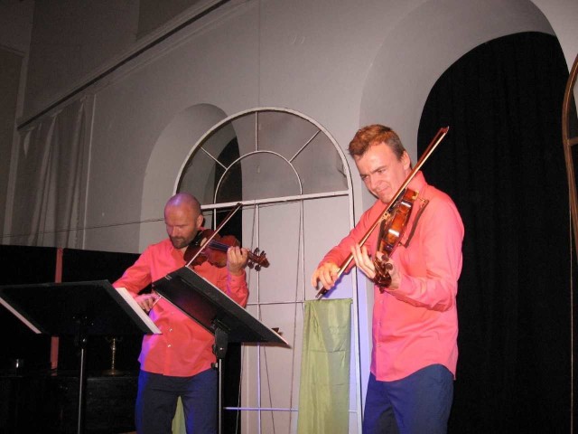 Marcin Dawid Król (z lewej) i Lucjan Szaliński - Bałwas jako DUOROK dali w Łaźni mistrzowski pokaz gry różnej muzyki.