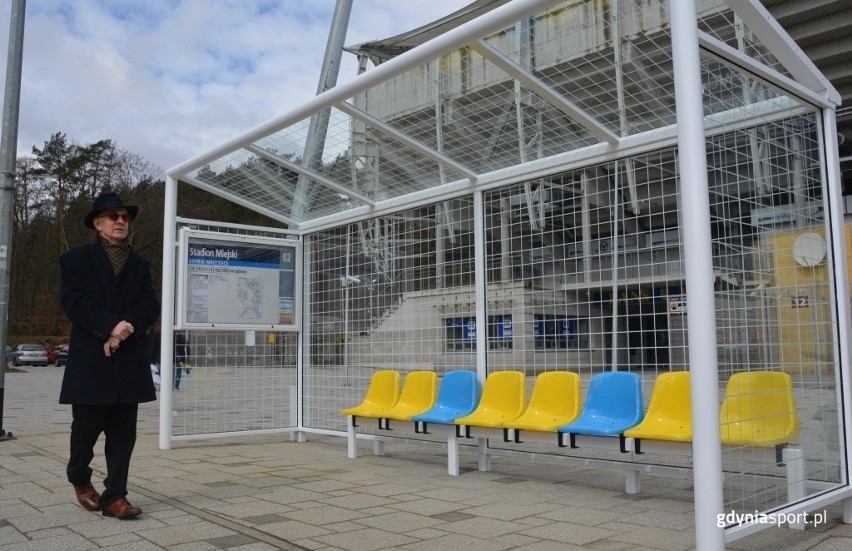 W Gdyni otwarto pierwszy na Pomorzu przystanek autobusowy w kształcie bramki 
