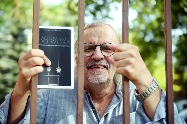 Andrzej Flügel od 30 lat jest dziennikarzem "Gazety Lubuskiej". Wcześniej pracował jako więzienny wychowawca - ze wspomnień z tego okresu powstała książka "Schowani do wora"