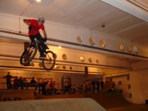 W Skateparku GARAŻ odbywa się wiele ogólnopolskich imprez rowerowych dyscyplin ekstremalnych