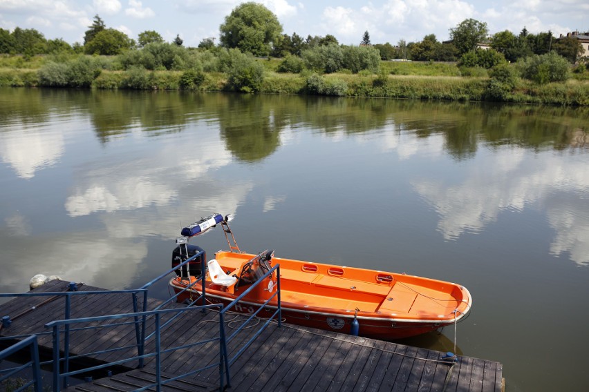 Na terenie klubu trwają ostatnie prace przed otwarciem plaży