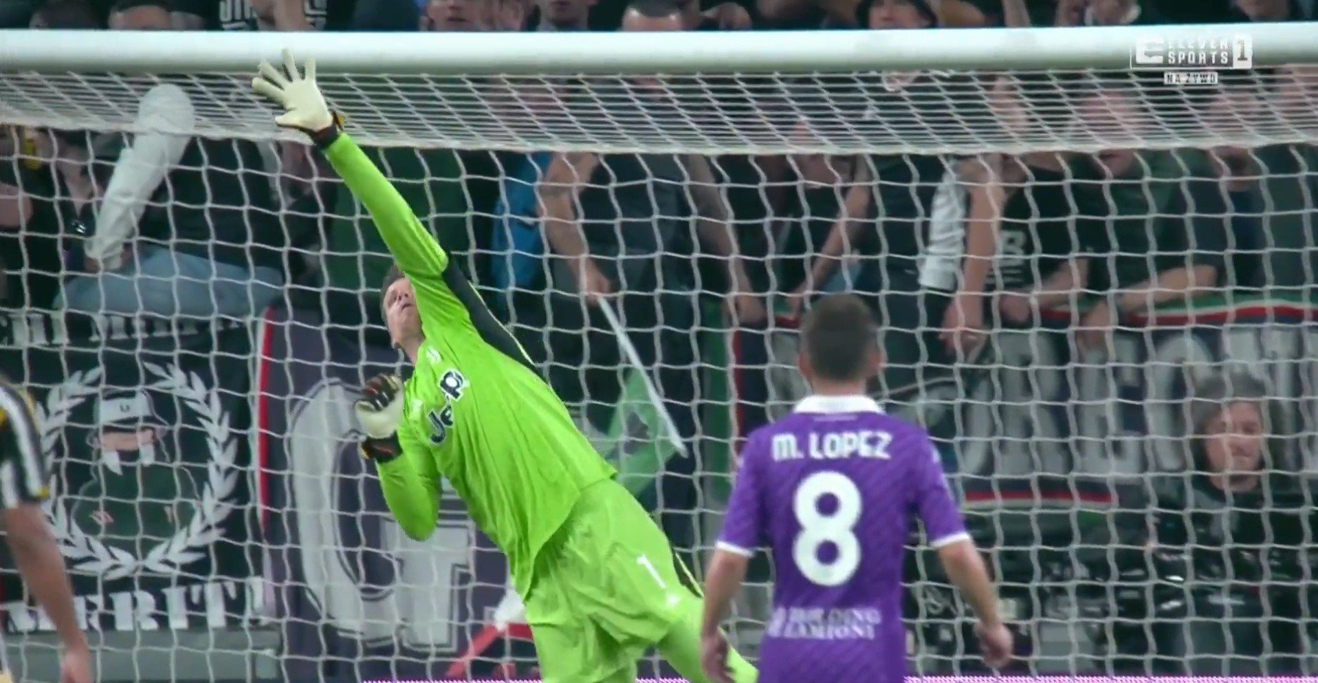 Wojciech Szczęsny a fait une brillante intervention lors du match Juventus – Fiorentina.  “Il a volé comme Superman. C’est génial”