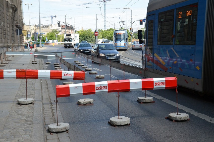 Remont na ulicy Podwale. Na wysokości Akademii Muzycznej...