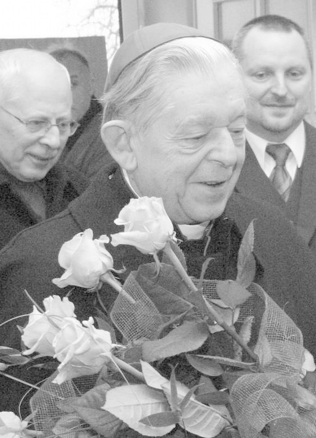 Kardynał Józef Glemp pochodził z Inowrocławia. Do końca życia był silnie związany z rodzinnymi Kujawami