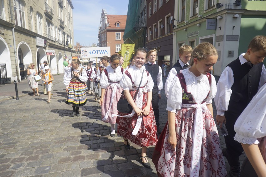 W środę ulicami Poznania przeszła barwna parada festiwalu X...