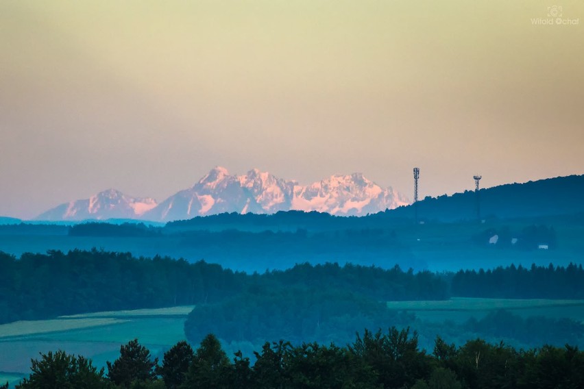 Tatry widziane z miejscowości Wiśniowa.