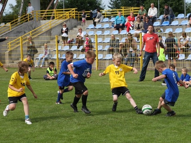 Na zdjęciu mecz SP 4 (niebieskie stroje) z SP 5.