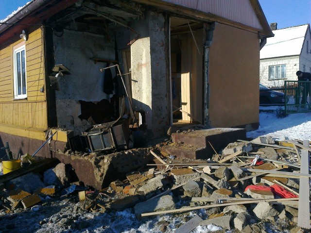 Do tragedii doszło we wtorek we wsi Konopczyn w gminie Mońki. Wybuch piec centralnego ogrzewania. Ranna została 51-letnia kobieta.