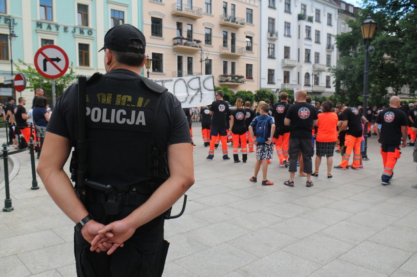 Kraków. Głośny protest ratowników medycznych