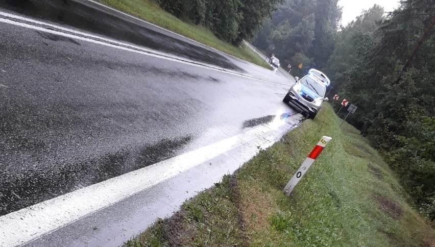 Wypadek w gminie Czerwin. Dwa poważne wypadki w ciągu dwóch godzin. "Uratowały mnie pasy". Nastolatek w szpitalu