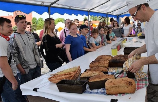 Podczas V Festiwalu Zawodów będzie okazja wziąć udział w warsztatach pieczenia chleba