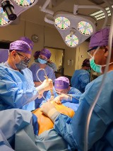 W słupskim szpitalu piersi operują najwybitniejsi chirurdzy. Podejmują wyzwania, których boją się inni