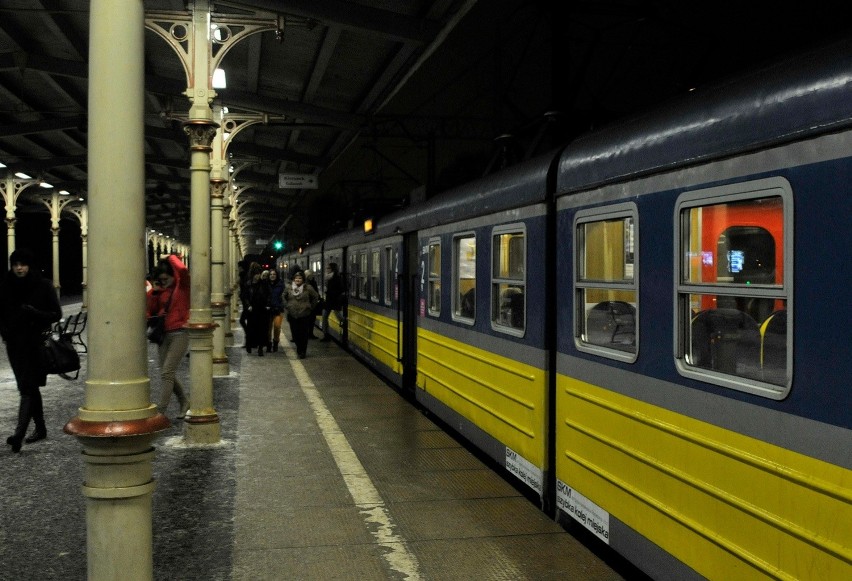 Dodatkowe niebiesko-żółte pociągi pojawią się na linii SKM...