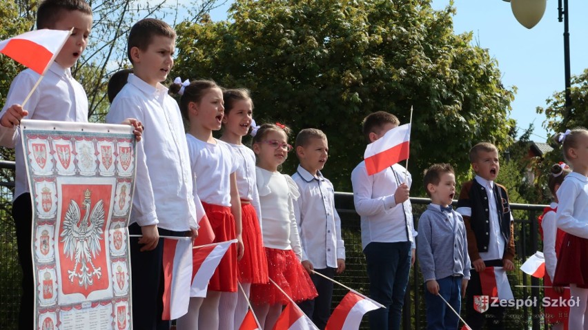 Dzieciaki z Zespołu Szkół w Osieku zaśpiewały piękne,...