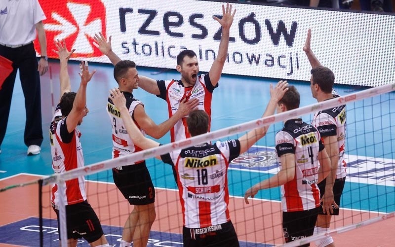 Asseco Resovia Rzeszów przegrała w pierwszym finałowym meczu...