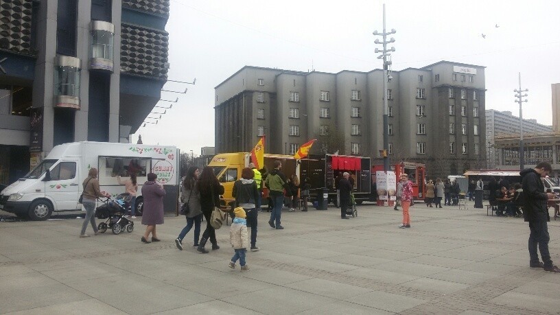 Food trucki na rynku w Katowicach