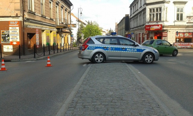 Przyczyny zdarzenia ustala policja. 12 - latek został odwieziony do szpitala