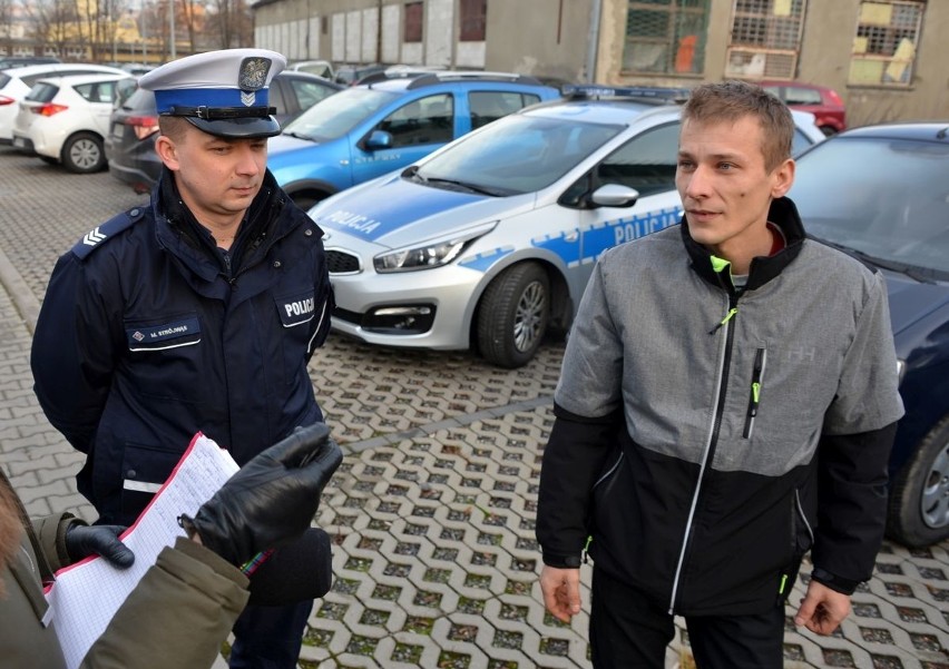 Policjanci eskortowali w Kielcach rodzącą kobietę w zagrożonej ciąży!