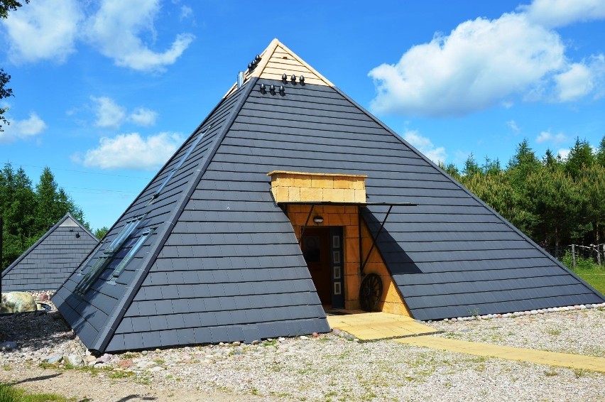 Piramida Cheopsa na Kaszubach. To jedyne takie miejsce w Polsce [ZDJĘCIA]
