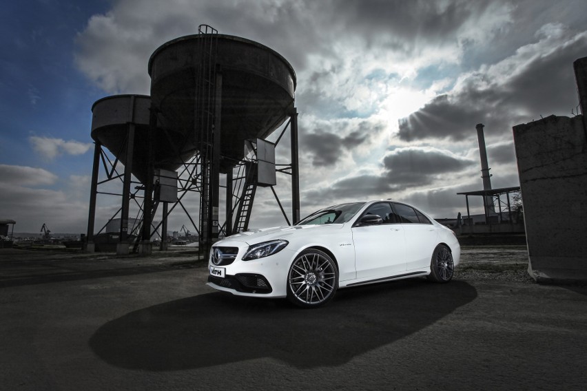 Mercedes-AMG C63...