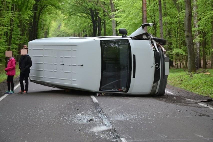 Wypadek w Jankowicach: Zderzenie bmw z mercedesem. W wypadku...