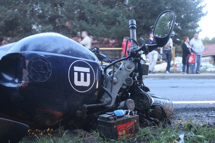 Wypadek w Rąbieniu. Motocyklista w stanie krytycznym [ZDJĘCIA,FILM]