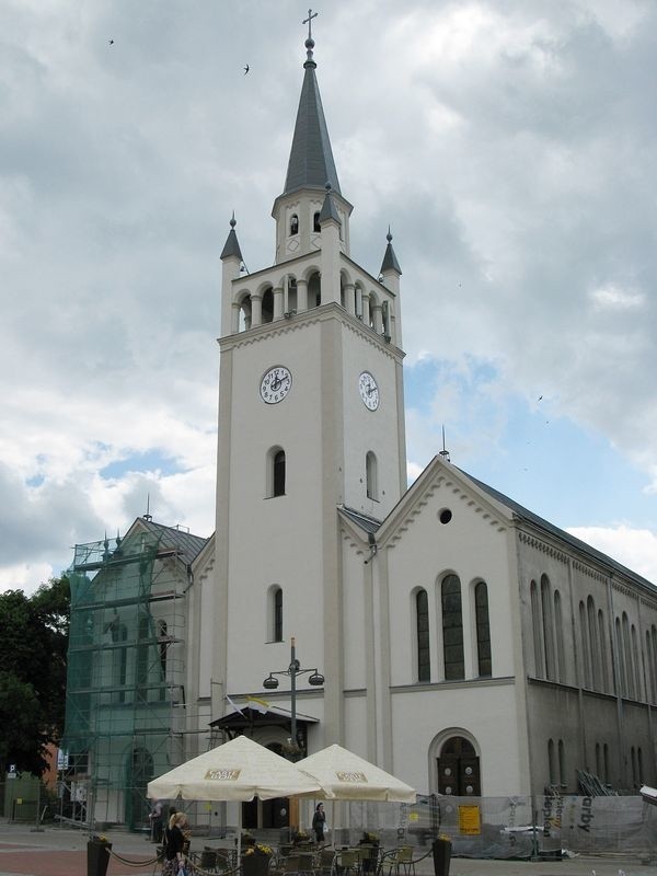 Kościół św. Katarzyny w Bytowie ma nową elewację.