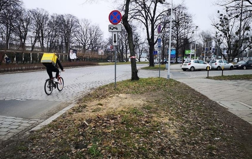 Wzdłuż ulicy Suchej we Wrocławiu powstaną ścieżki rowerowe.