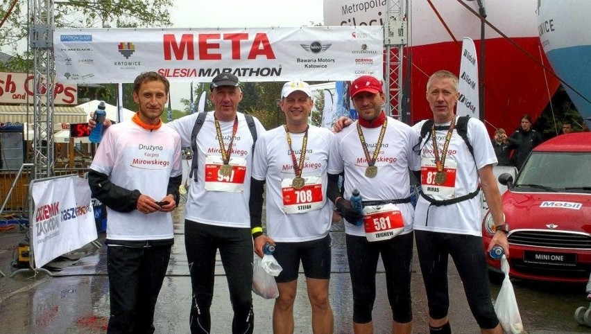 Silesia Marathon: VIP-y na trasie. Biegli poseł, byli rektorzy i dowódca Gromu [ZDJĘCIA]