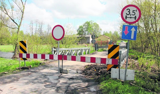 Most na Mlecznej w Krzewieniu został uszkodzony w czasie majowej ulewy. Od tego czasu jest zamknięty.