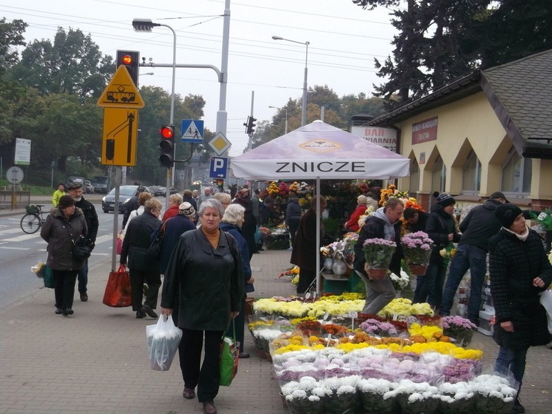 Wrocław: Osobowicka przy cmentarzu zamknięta dla aut (ZDJĘCIA)